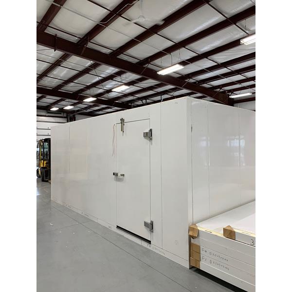 New Barr 10' x 18' x 8'2"H Walk-in Freezer with Floor