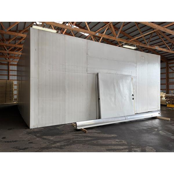 30'5" x 30'5" x 14'1"H Walk-in Cooler
